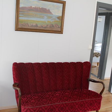 Midhop Guesthouse Thingeyrar Bagian luar foto