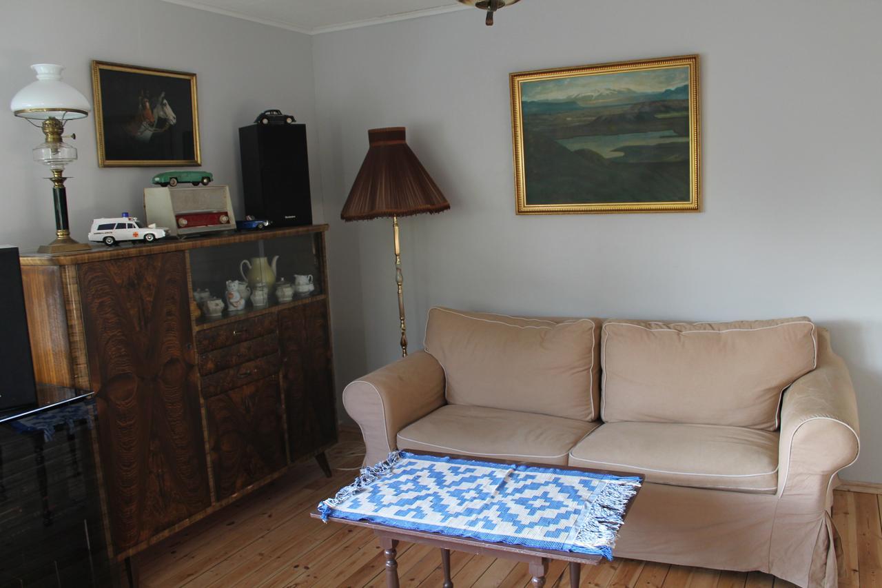 Midhop Guesthouse Thingeyrar Bagian luar foto