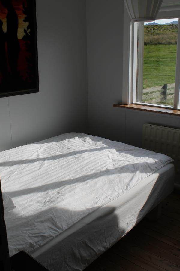 Midhop Guesthouse Thingeyrar Bagian luar foto