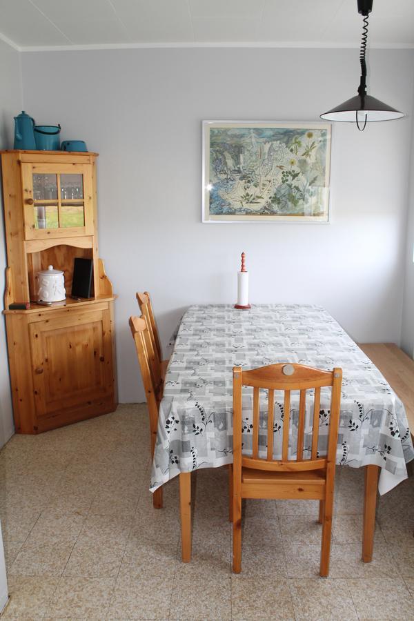 Midhop Guesthouse Thingeyrar Bagian luar foto