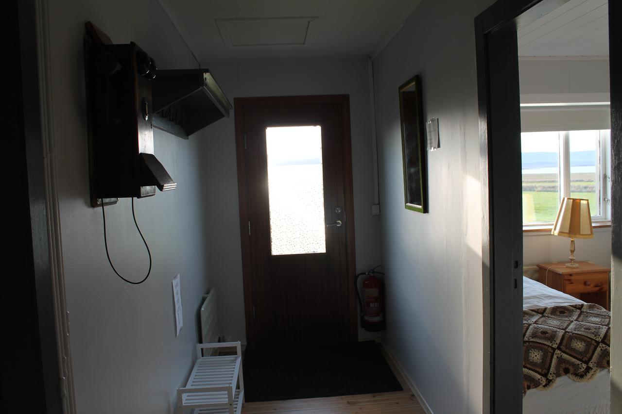 Midhop Guesthouse Thingeyrar Bagian luar foto