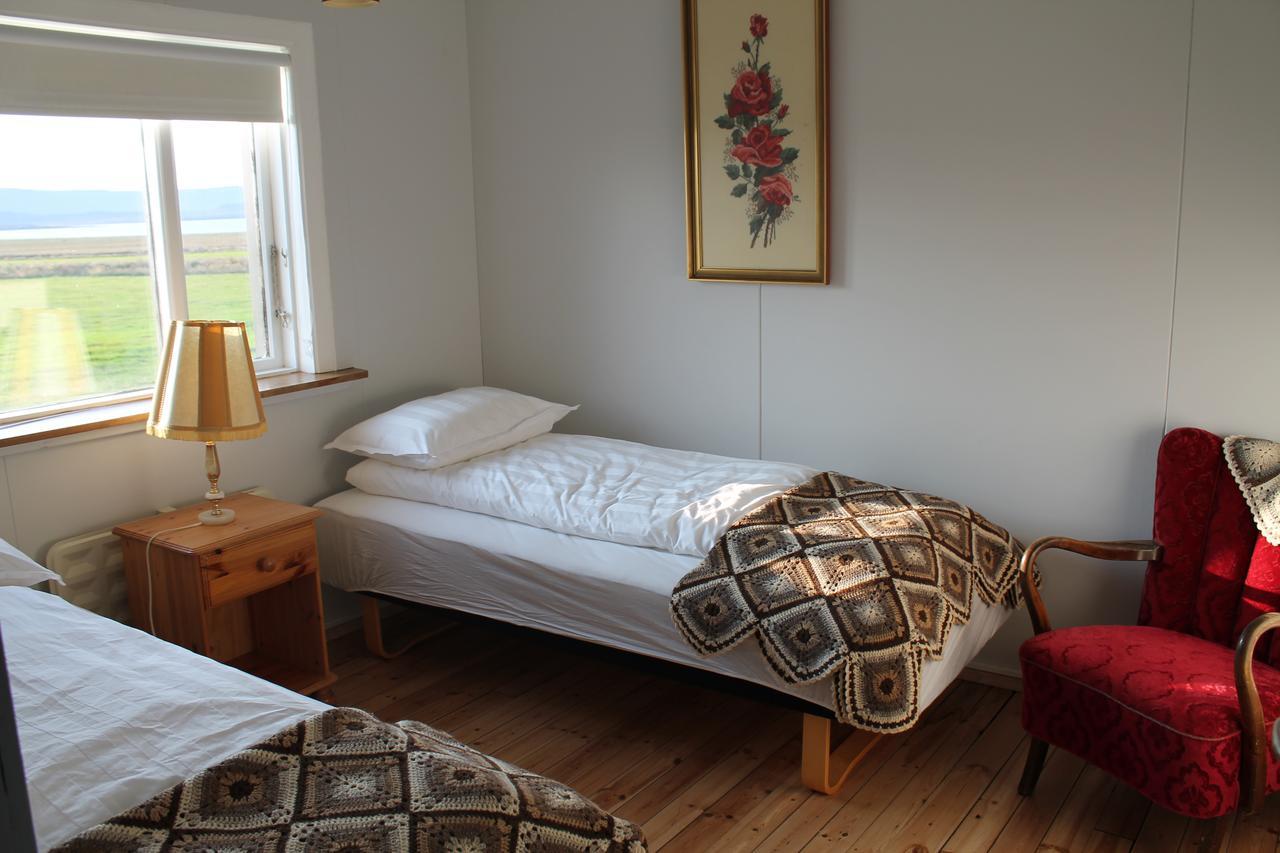 Midhop Guesthouse Thingeyrar Bagian luar foto